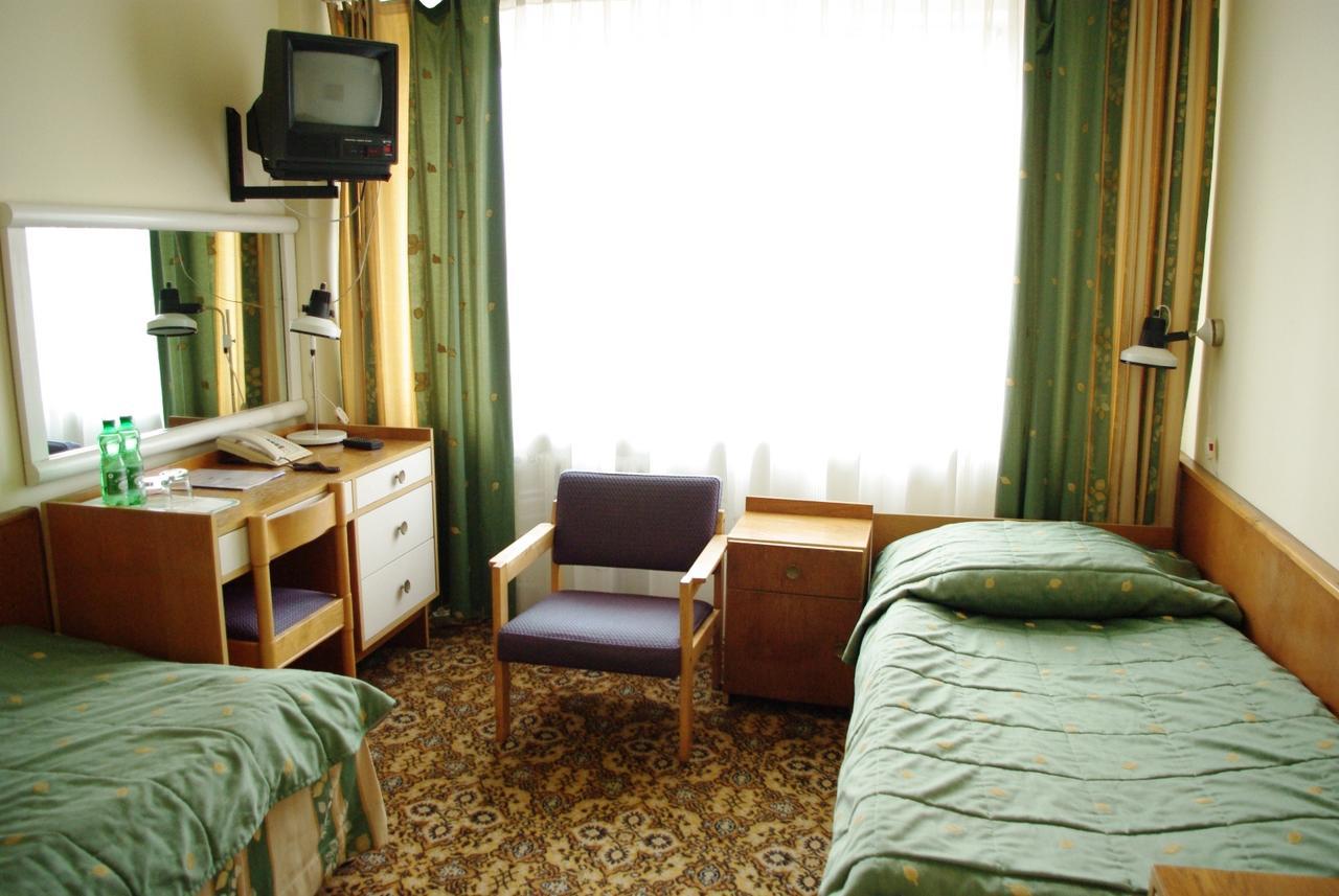 Hotel Accademia Ostrowiec Świętokrzyski Εξωτερικό φωτογραφία
